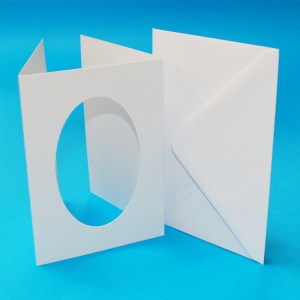 Craft UK - C6 White Hammered Tri-Fold Oval Aperture Cards & Envelopes 10 pck