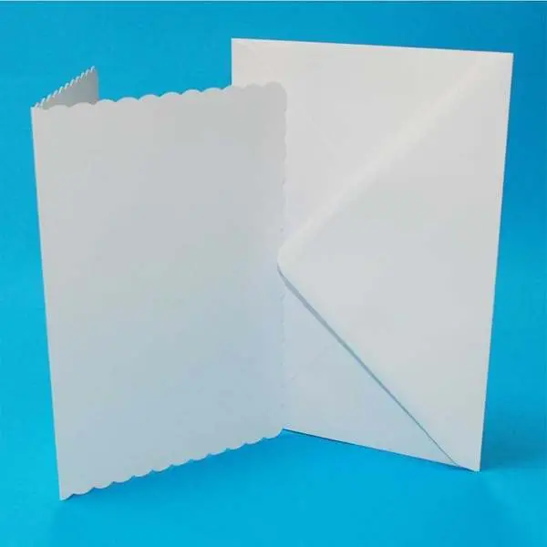 Craft UK - 5in x 7in Card Blanks & Envelopes - White Scalloped Edge 300gsm - 50 pack