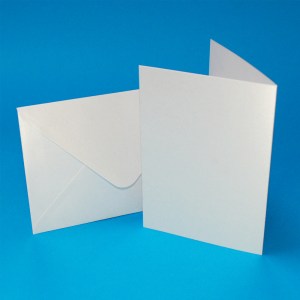 Craft UK - White Pearlescent Card & Envelopes 20 pck